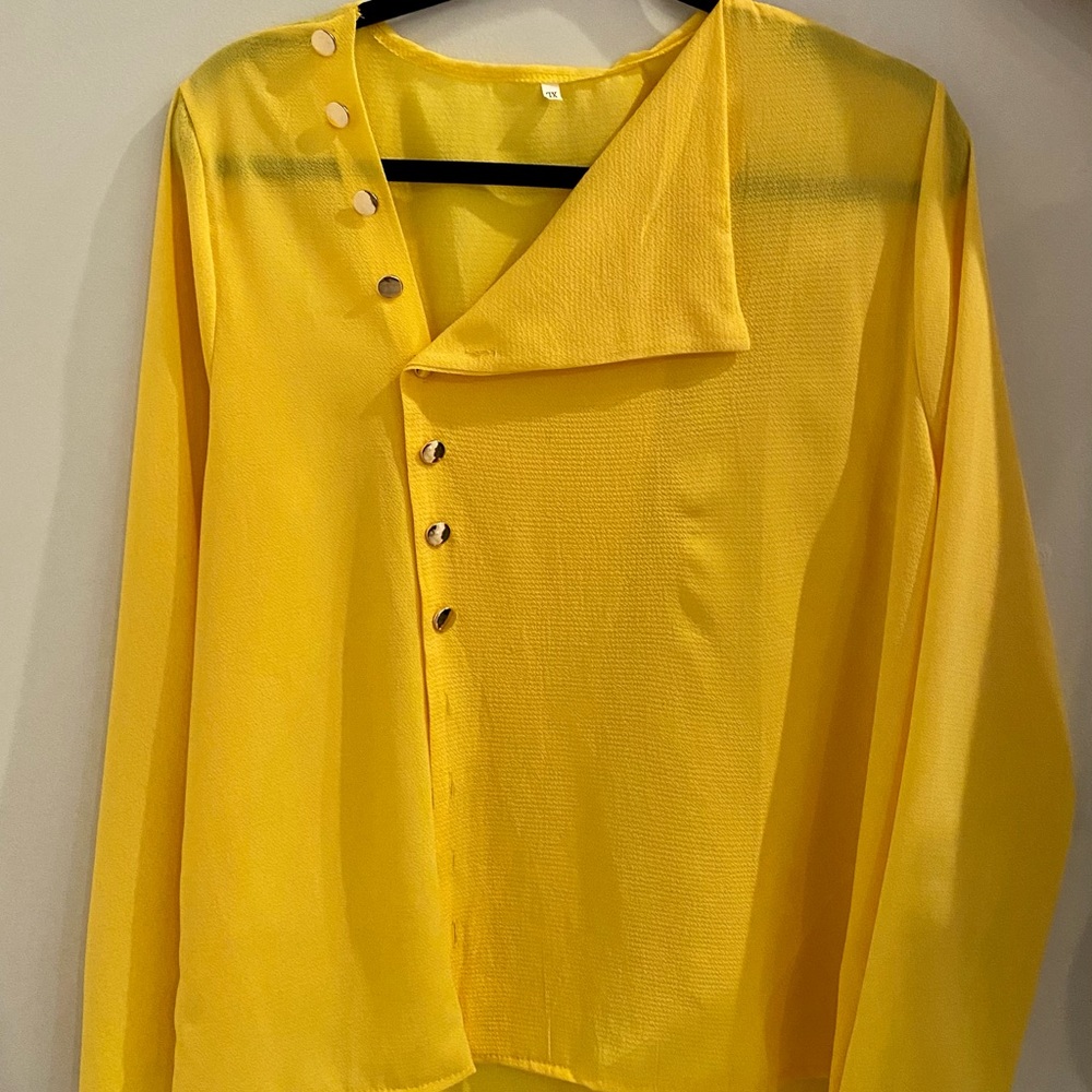 Blouse made of excellent fresh and elegant fabric. Multiple uses